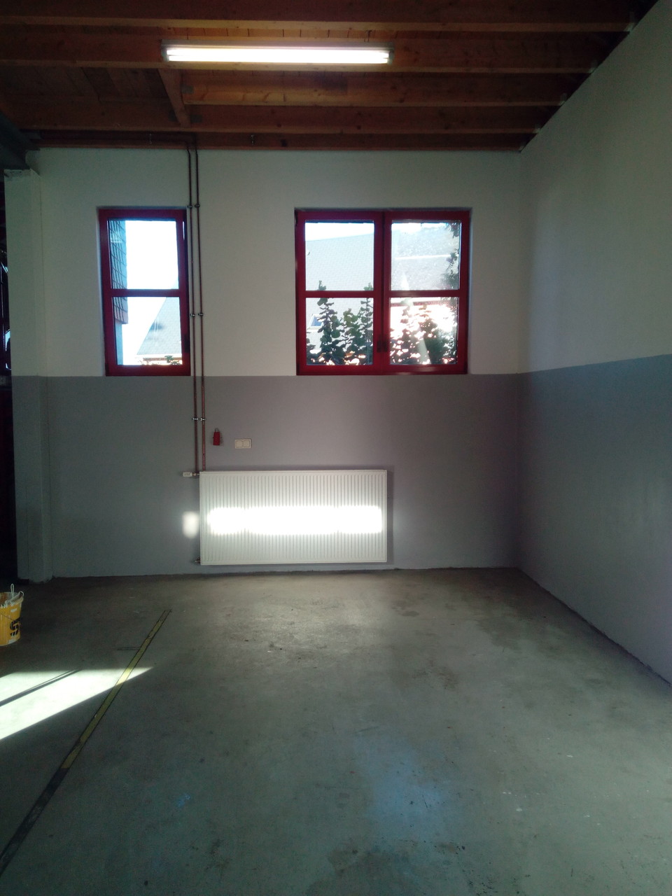 Unsere Fahrzeughalle erstrahlt im neuen Glanz