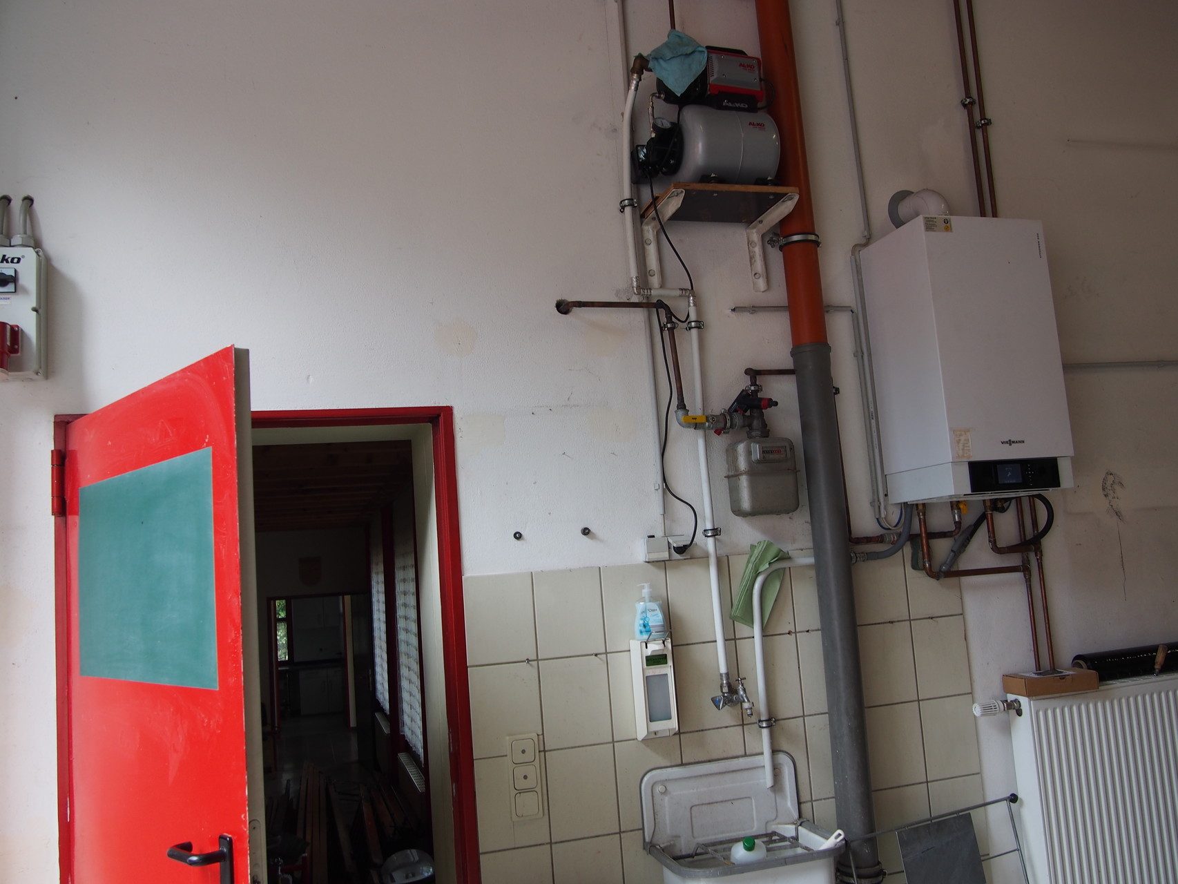 Unsere Fahrzeughalle erstrahlt im neuen Glanz