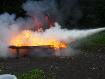 Feuerlöschervorführung