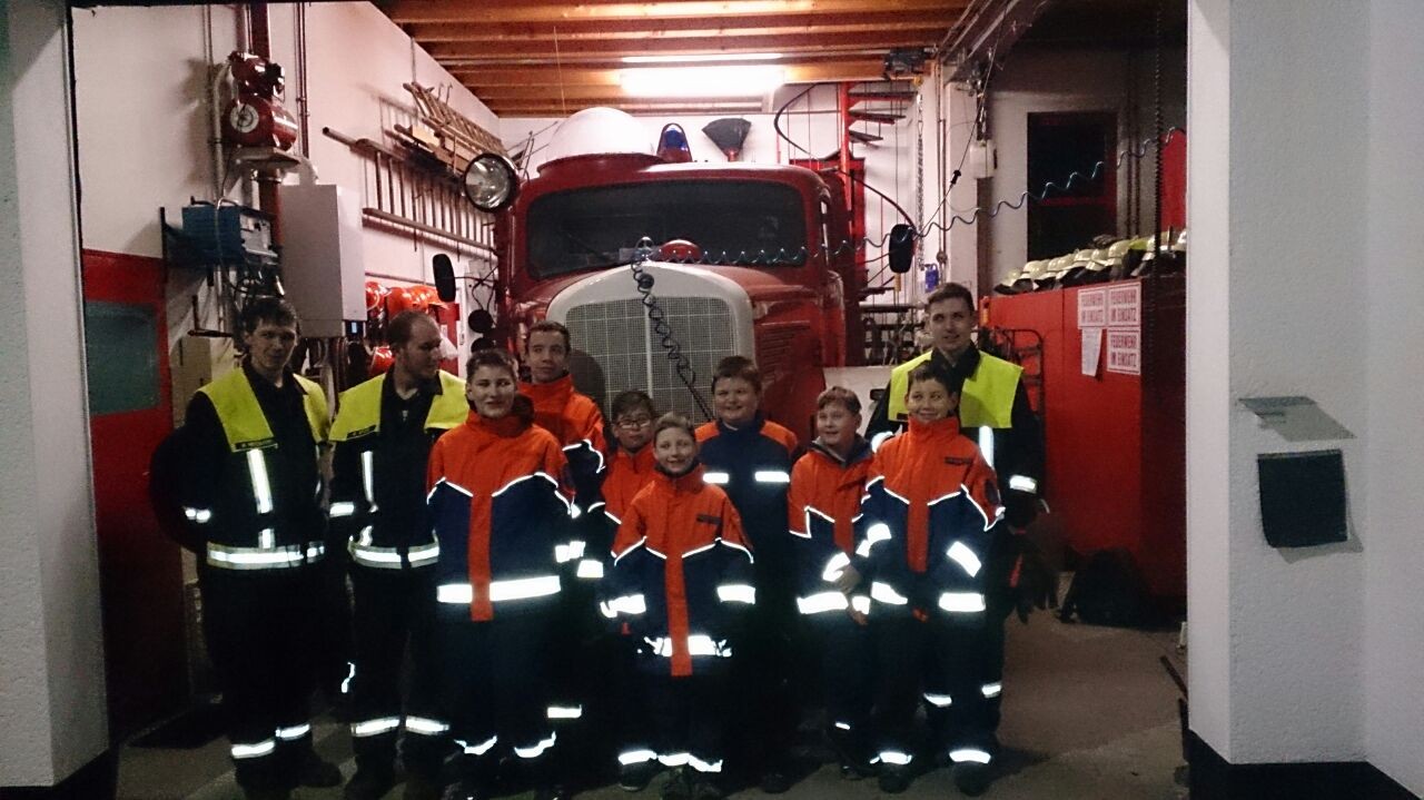 Brandübung der Jugendfeuerwehr im Feuerwehrhaus