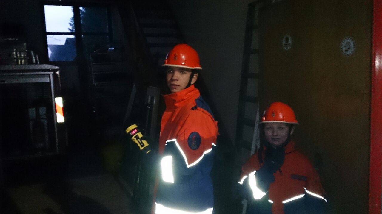 Brandübung der Jugendfeuerwehr im Feuerwehrhaus