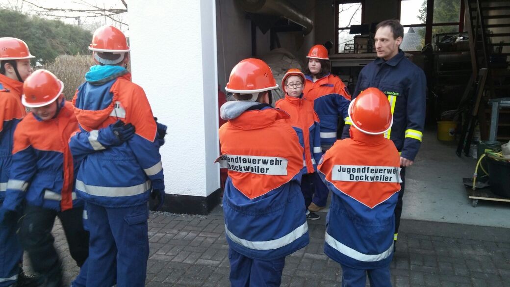 Brandübung der Jugendfeuerwehr im Feuerwehrhaus