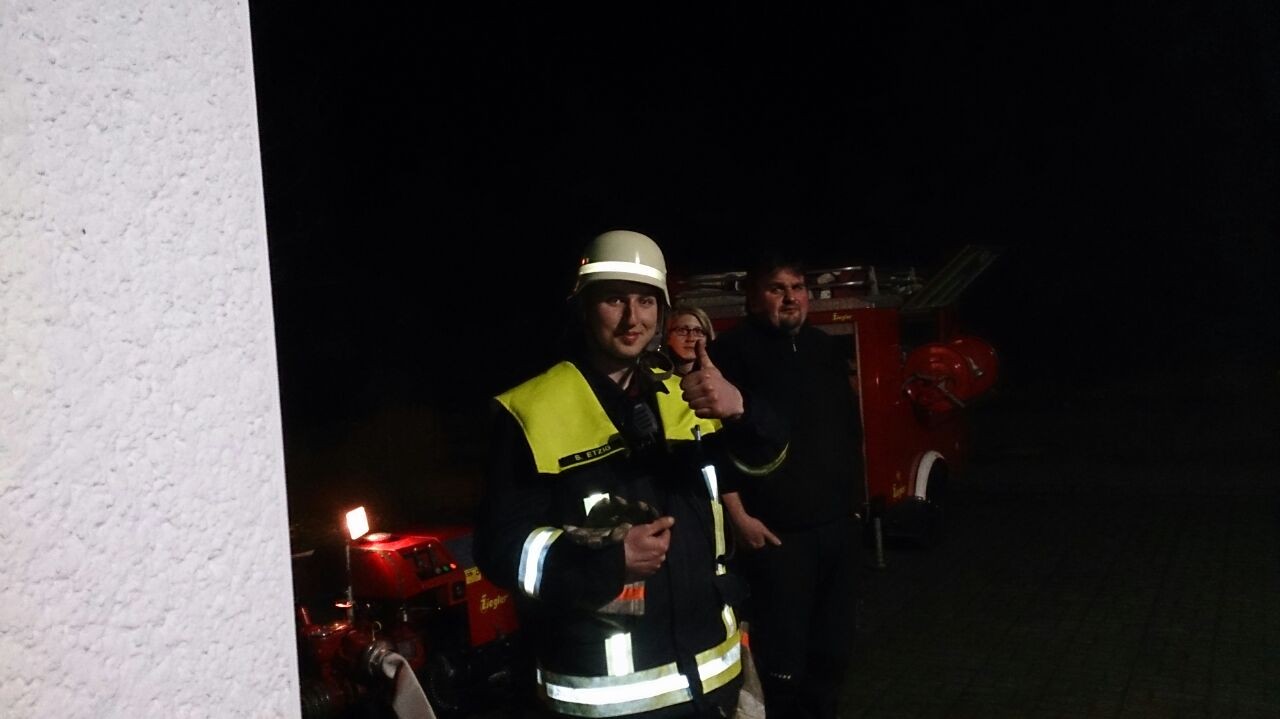 Brandübung der Jugendfeuerwehr im Feuerwehrhaus