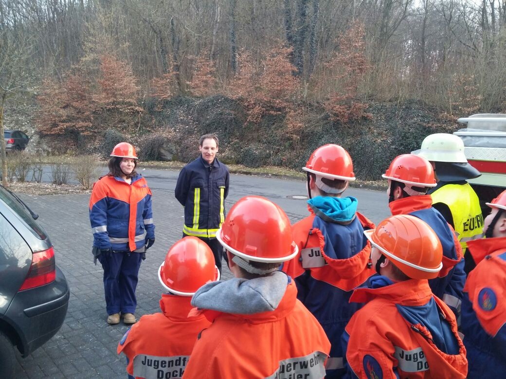 Brandübung der Jugendfeuerwehr im Feuerwehrhaus