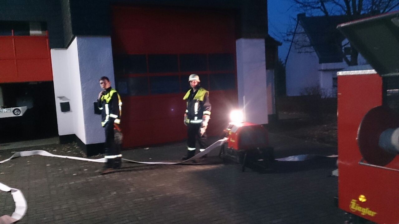 Brandübung der Jugendfeuerwehr im Feuerwehrhaus