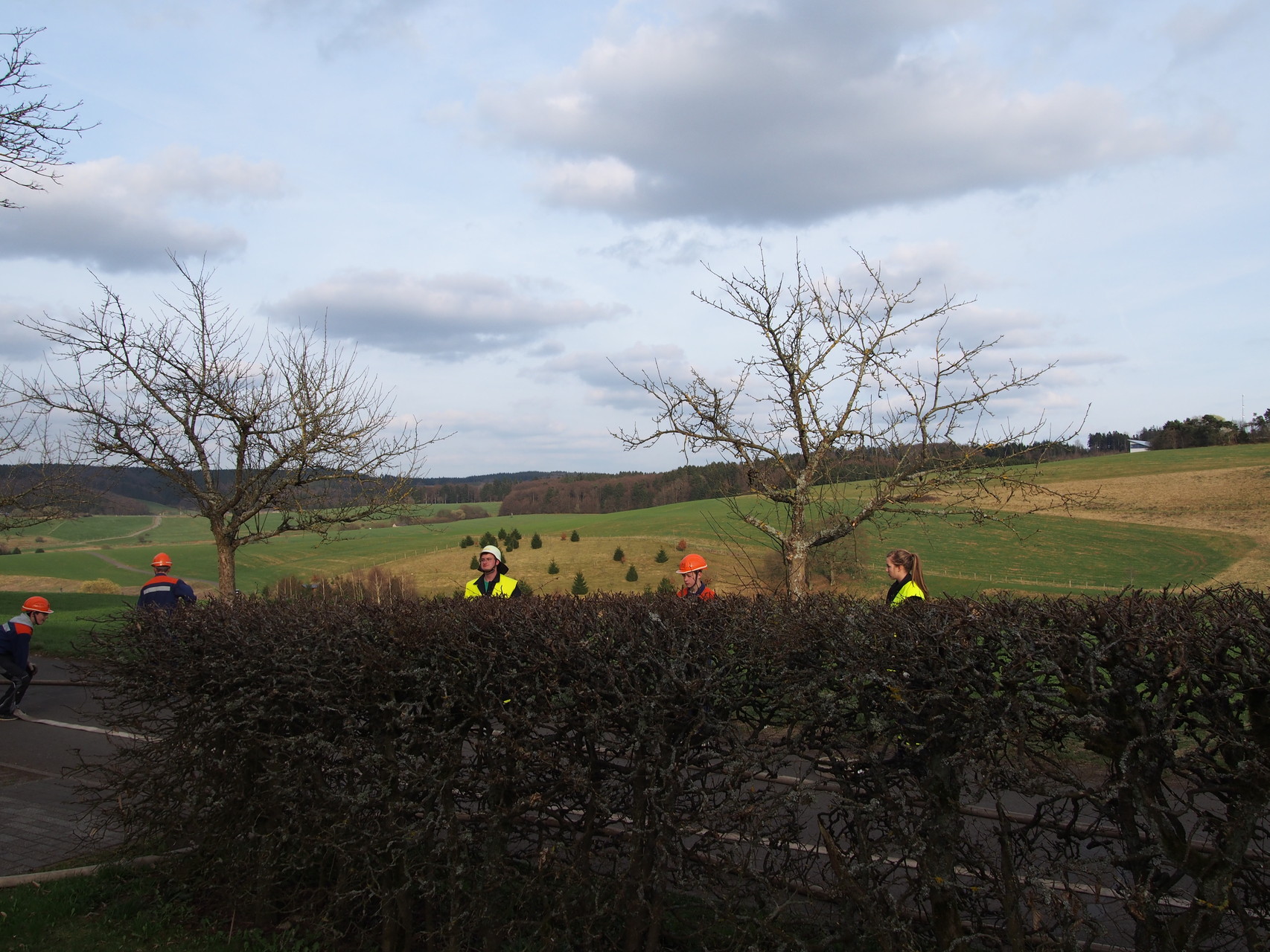 Gemeinschaftsübung mit der  Jugendfeuerwehr Dreis-Brück  an der Grundschule Dockweiler   am 13.04.2015