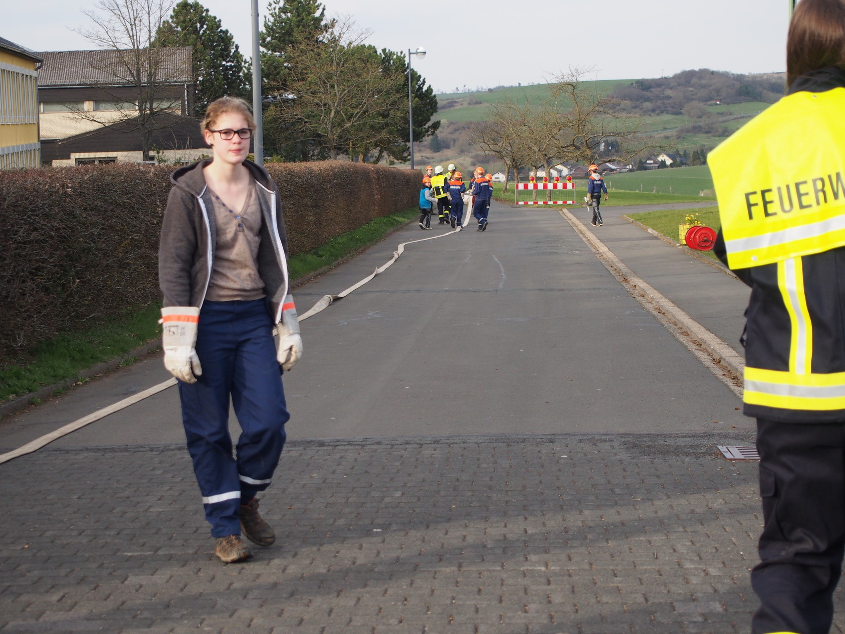 Gemeinschaftsübung mit der  Jugendfeuerwehr Dreis-Brück  an der Grundschule Dockweiler   am 13.04.2015